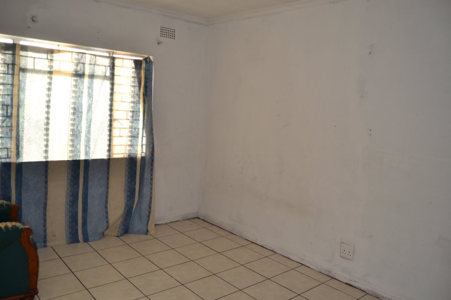 2 Bedroom Property for Sale in Oakdene Western Cape